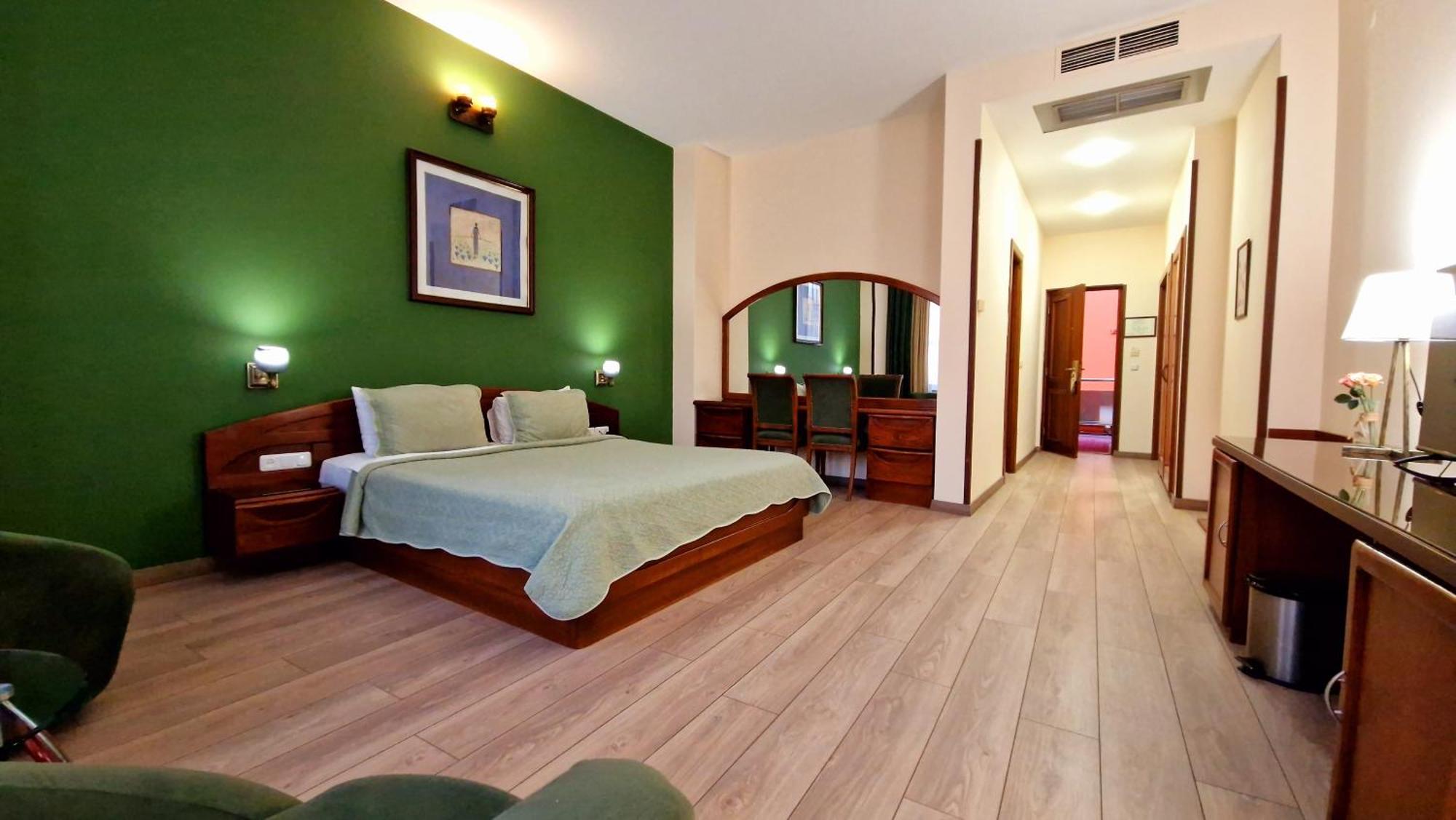 Ararat Hotel Yerevan Exterior photo