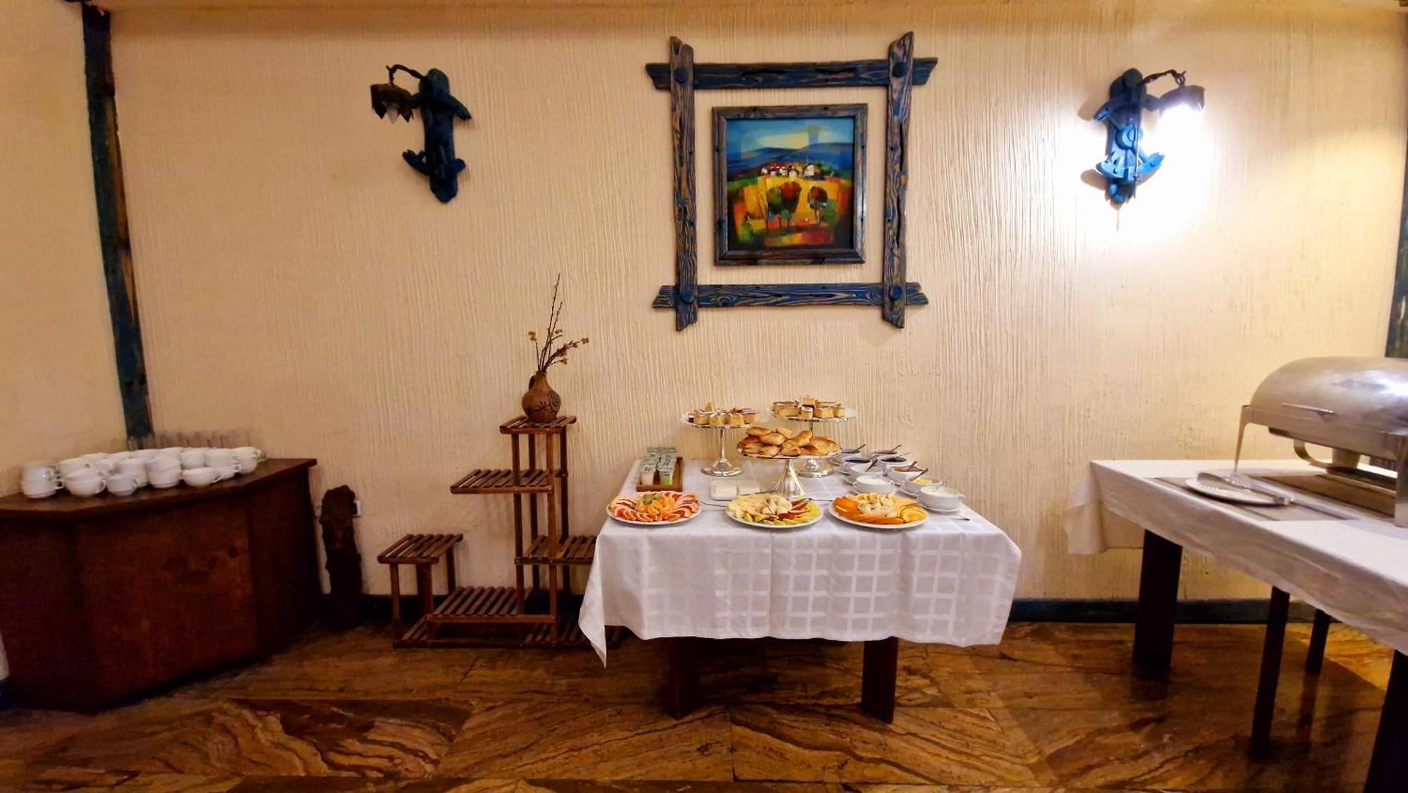 Ararat Hotel Yerevan Exterior photo